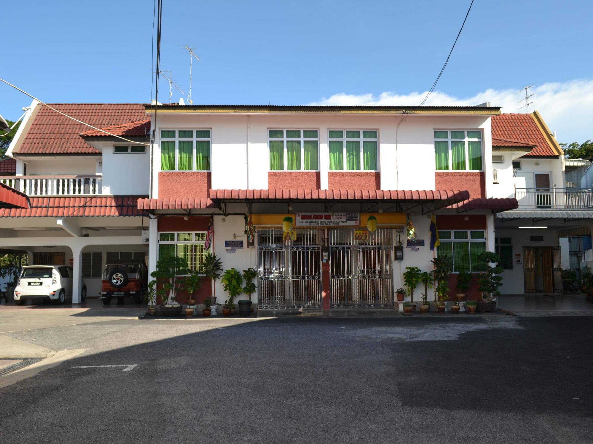 Megastar Inn Vacation Stay Kangar Exterior photo